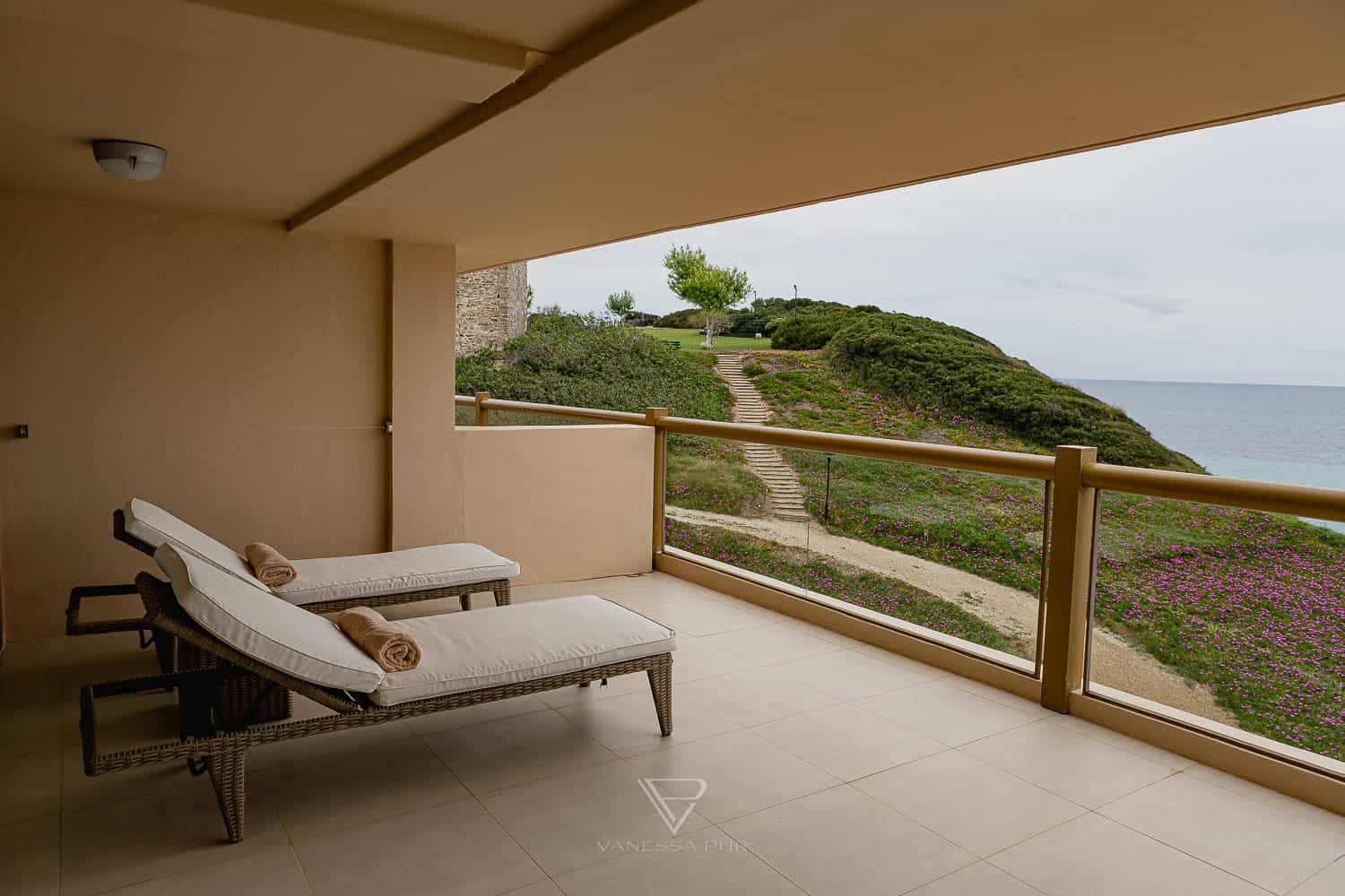 Hotel SANI Resort Greece - Hotel impression & experience - Luxury Hotel SANI Resort Greece - Hotel review and experience in mainland Greece - 800 rooms, 17 restaurants, 1500m beach,