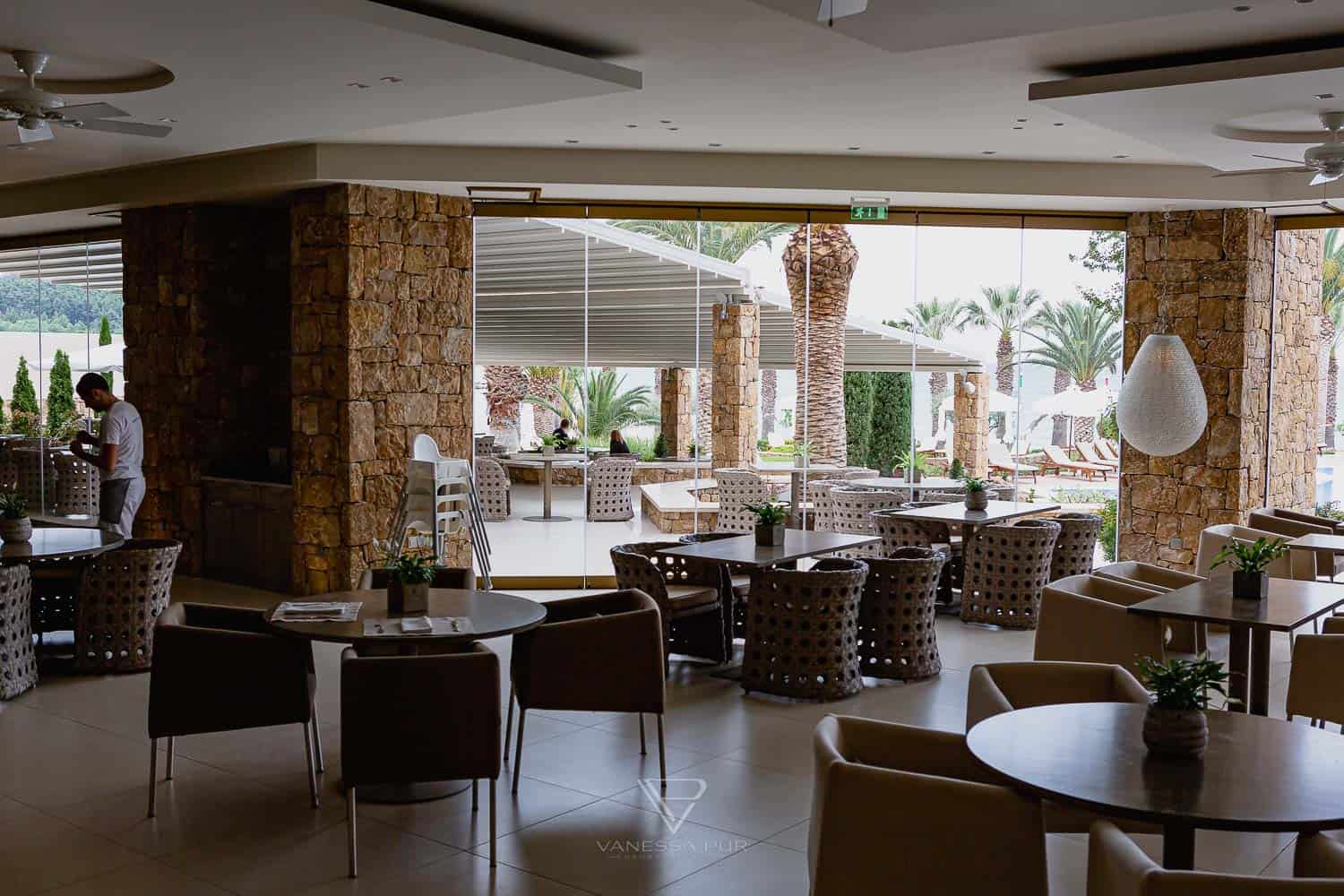 Hotel SANI Resort Greece - Hotel impression & experience - Luxury Hotel SANI Resort Greece - Hotel review and experience in mainland Greece - 800 rooms, 17 restaurants, 1500m beach,