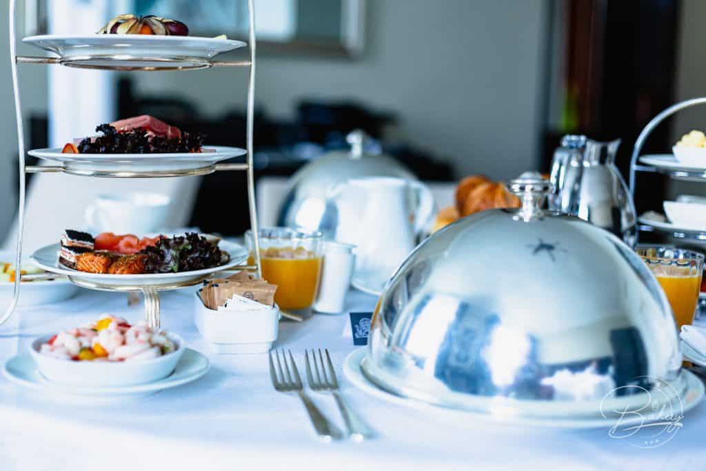Inroom-Dining at Hotel Atlantic Kempinski Hamburg - Breakfast & Dinner - Inroom-Dining at the luxury hotel Kempinski Hotel Atlantic in Hamburg. A view of the Alster, a nice breakfast, a great dinner - experiences