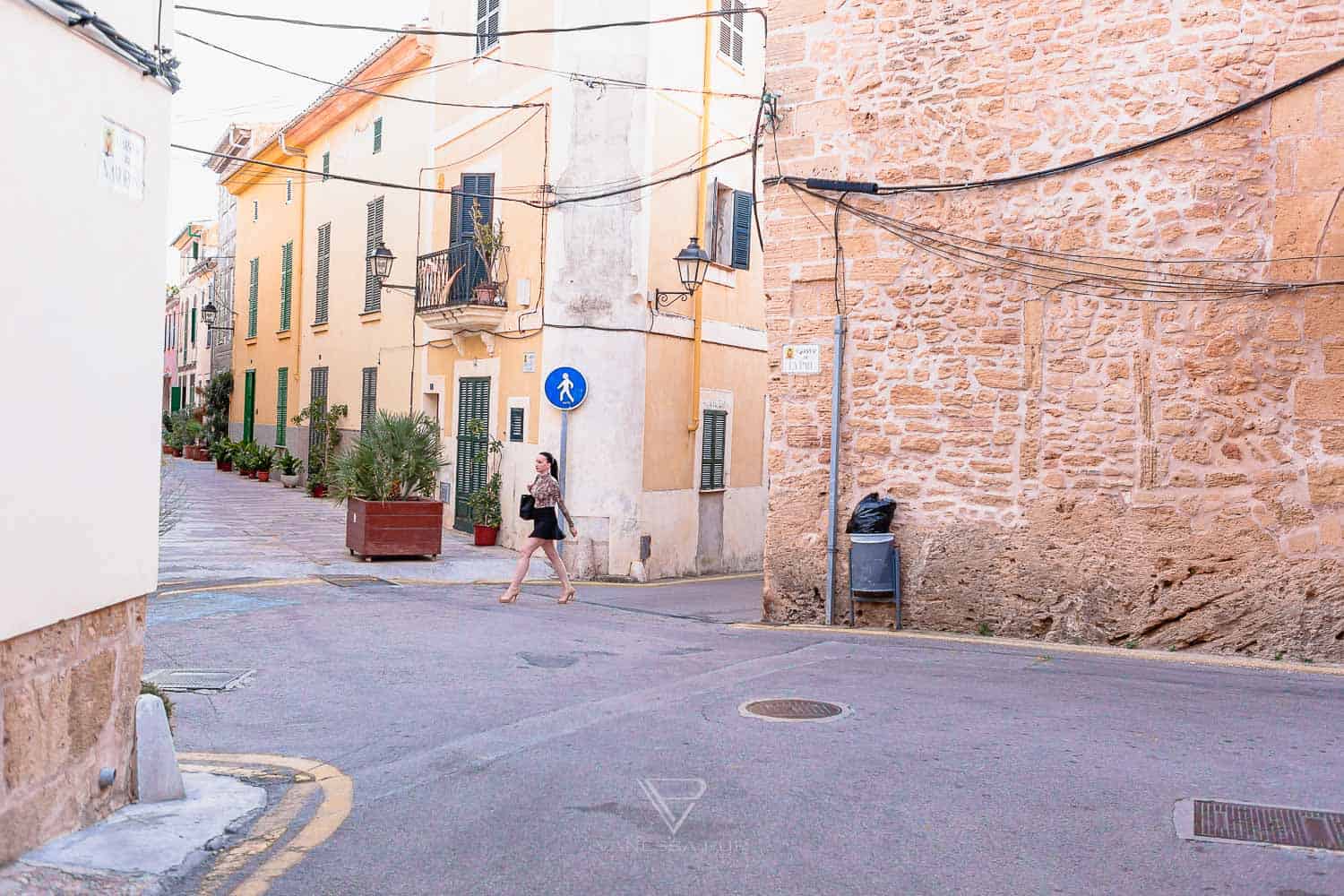 Alcudia Mallorca - historic old town and modern life - Alcudia Mallorca in Spain - tourists and hotels on the Mediterranean Sea, cycling routes, golf courses, beautiful historic old town, port